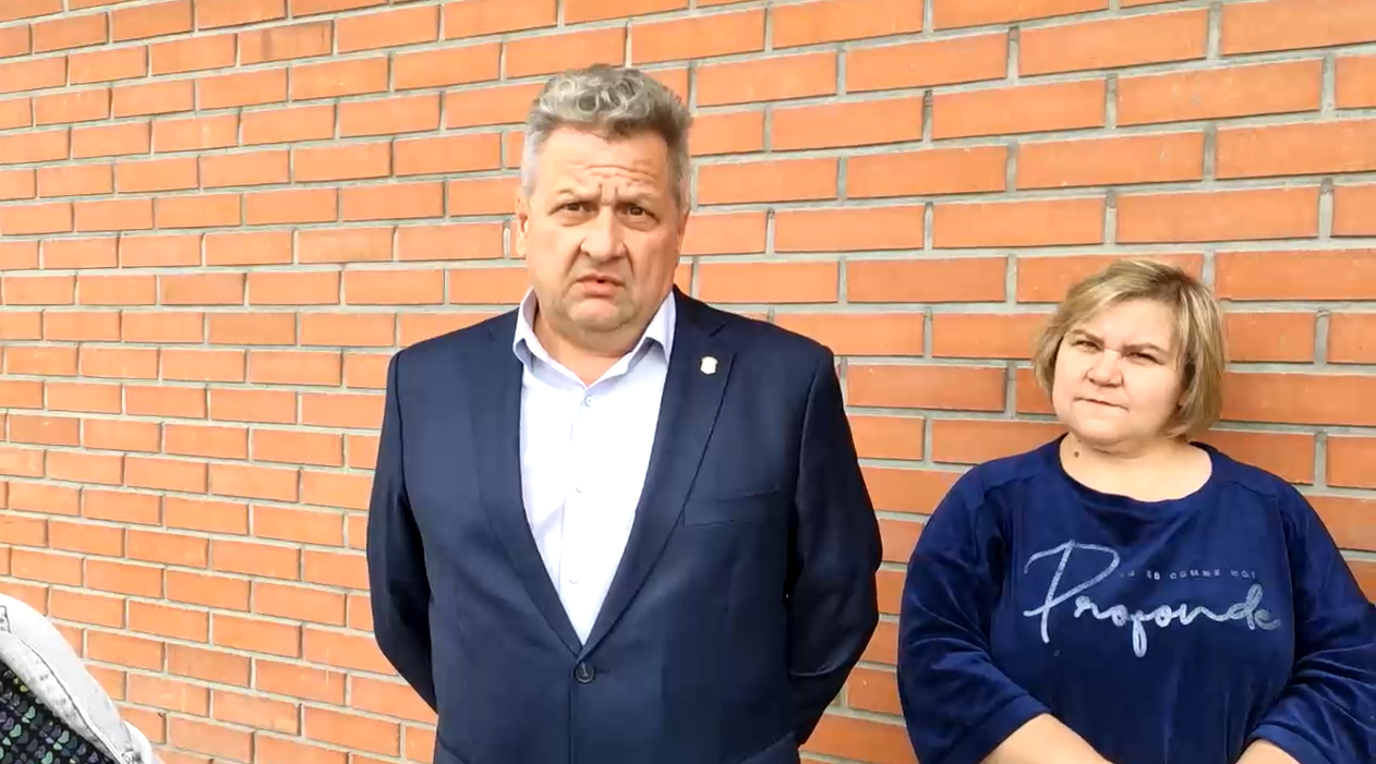 Фото Жители Искитима под Новосибирском боятся отпускать детей в ветхую школу №6 3